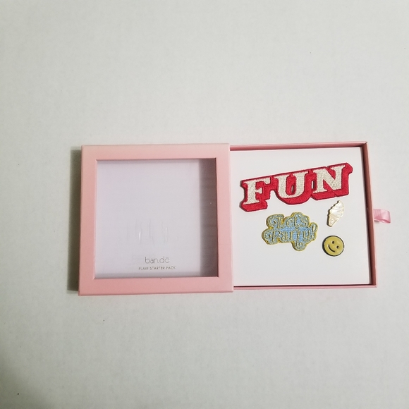 Ban.do Flair pins and paches sets - Picture 5 of 6
